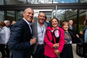 464928384 1112943467500241 2029640144855598761 N